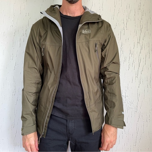 REI Co-Op Men’s Waterproof Rain Shell Small Olive - Picture 3 of 7